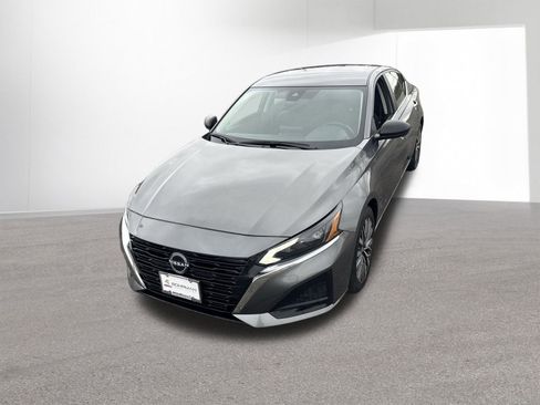 Used 2024 Nissan Altima 2.5 SV image 35