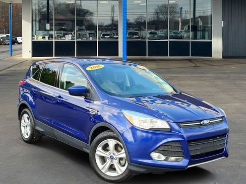 Used 2016 Ford Escape SE image 1