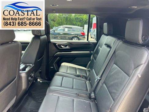 Used 2021 Chevrolet Suburban LT RWD image 16