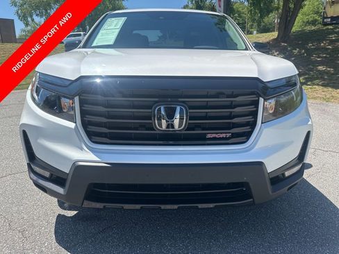 Used 2023 Honda Ridgeline Sport image 2