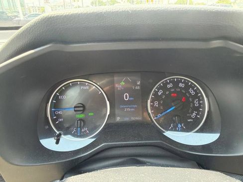 Used 2020 Toyota RAV4 XLE w/ Convenience Package AWD/4WD image 3