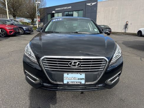 Used 2016 Hyundai Sonata Plug-In Hybrid image 2