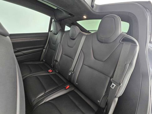 Used 2022 Tesla Model X image 18