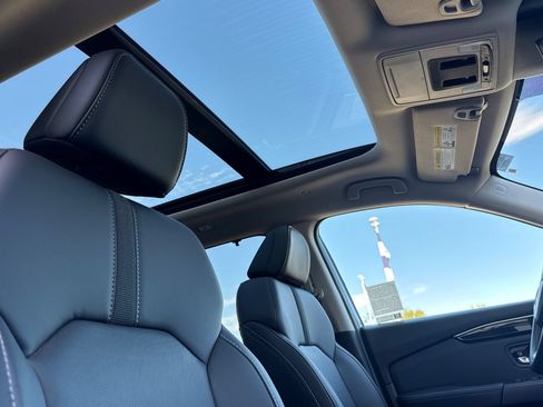 Used 2025 Honda Pilot Touring image 18
