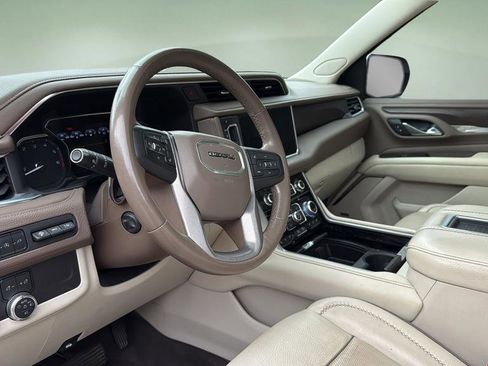 Used 2021 GMC Yukon XL Denali w/ Advanced Technology Package image 8