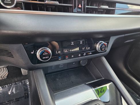Used 2024 Mitsubishi Outlander SEL FWD image 25