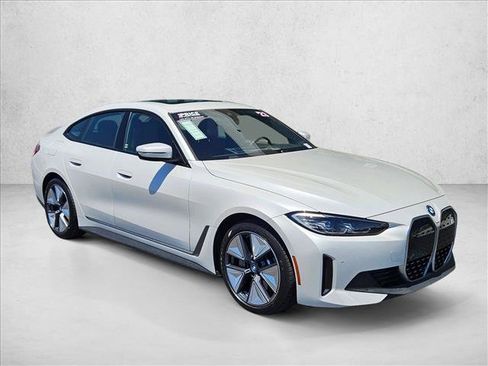 Used 2023 BMW i4 eDrive35 RWD image 3