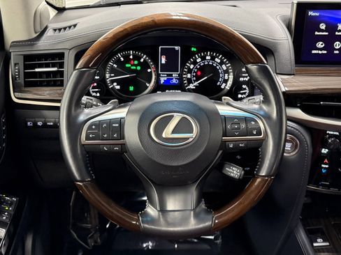 Used 2019 Lexus LX 570 4WD w/ Luxury Package image 22