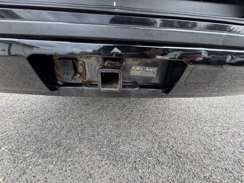 Used 2018 Chevrolet Suburban LT image 54