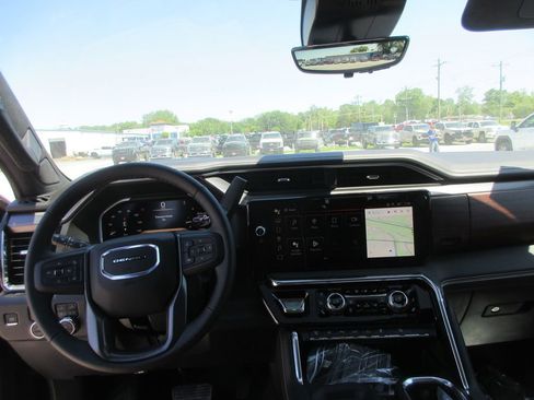 New 2026 GMC Sierra 2500 Denali Ultimate AWD/4WD image 17