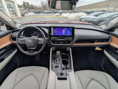 New 2026 Toyota Grand Highlander Platinum image 14