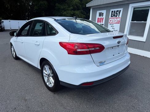 Used 2016 Ford Focus SE w/ SE Cold Weather Package image 7