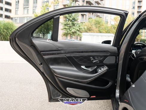 Used 2019 Mercedes-Benz S 560 4MATIC Sedan w/ Premium Package image 49