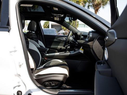 New 2026 Alfa Romeo Tonale w/ Active Assist Package image 11