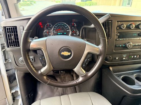 Used 2019 Chevrolet Express 3500 w/ Driver Convenience Package image 23