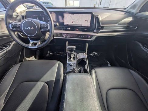 Used 2023 Kia Sportage EX image 12