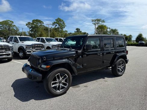 Used 2024 Jeep Wrangler Unlimited AWD/4WD image 7