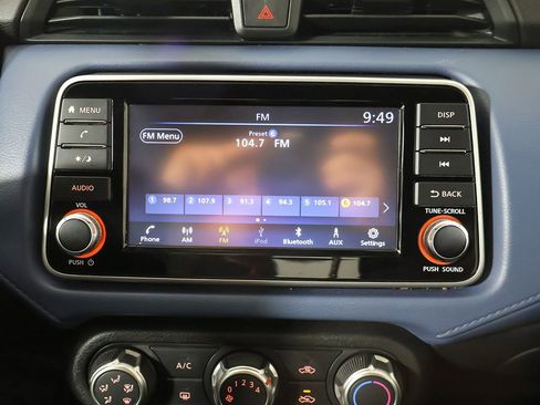 Used 2023 Nissan Versa SV image 38