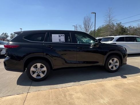 Used 2023 Toyota Highlander L image 7