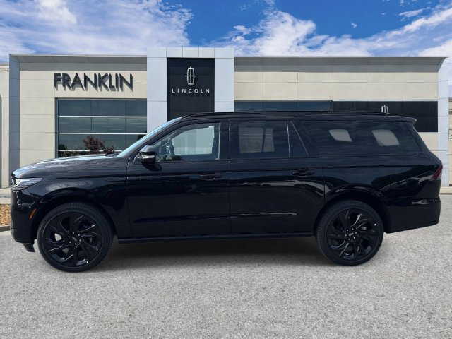 New 2027 Lincoln Navigator L Reserve w/ Jet Appearance Package AWD/4WD image 4