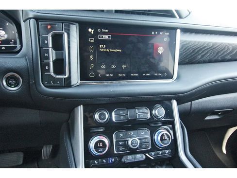 Used 2024 GMC Yukon Denali RWD image 21