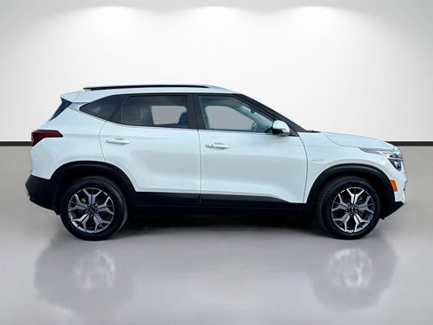 Used 2021 Kia Seltos EX AWD/4WD image 2