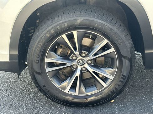 Used 2018 Toyota Highlander Plus image 13