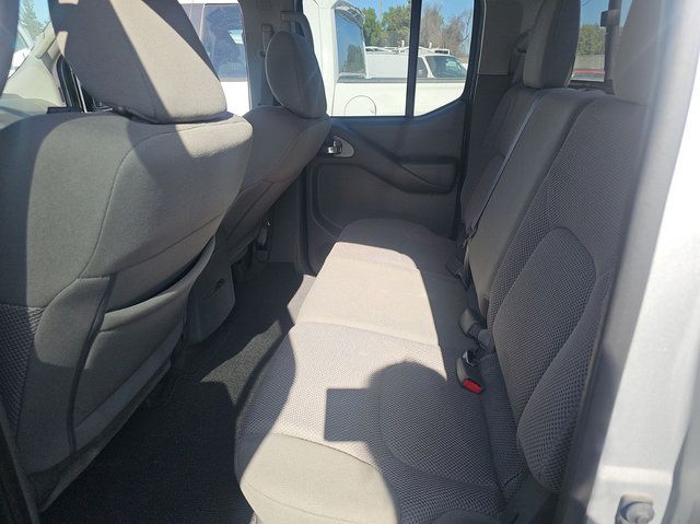 Used 2019 Nissan Frontier SV RWD image 5