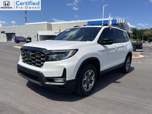Used 2023 Honda Passport TrailSport image 3
