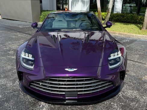 Used 2025 Aston Martin V8 Vantage Coupe RWD image 8