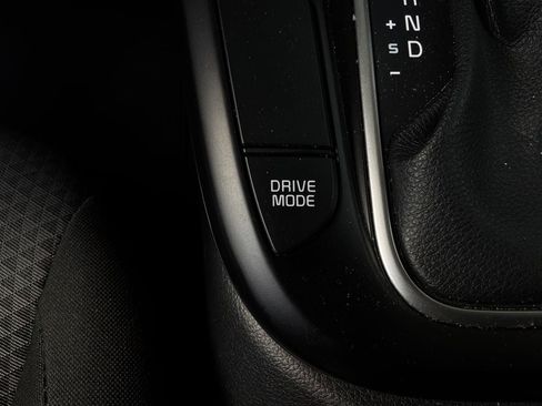 Used 2025 Kia Soul LX w/ LX Technology Package FWD image 22