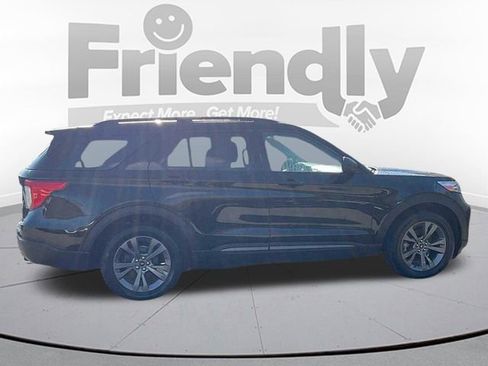 Used 2021 Ford Explorer XLT w/ Equipment Group 202A AWD/4WD image 12