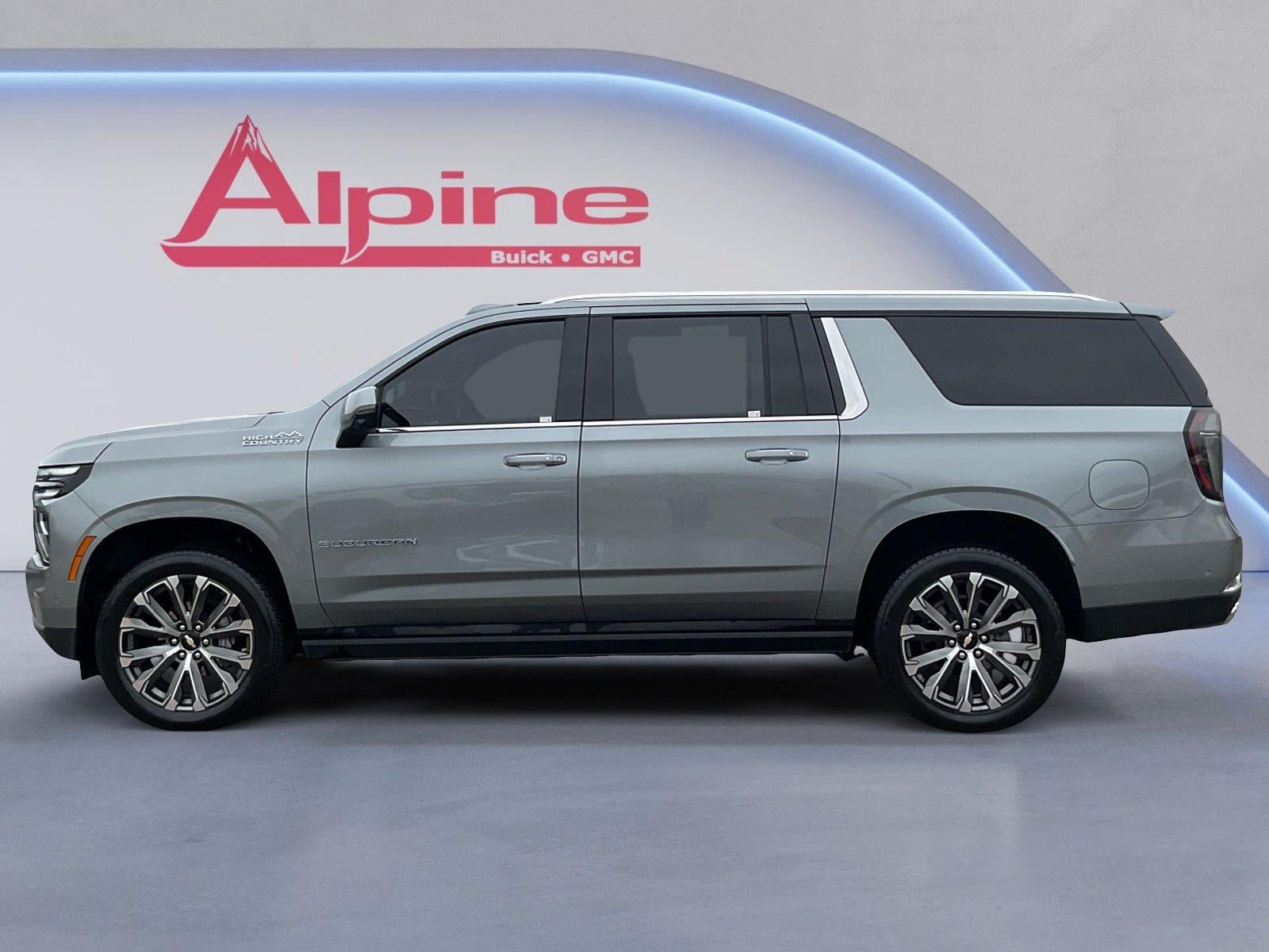 Used 2026 Chevrolet Suburban High Country AWD/4WD image 2