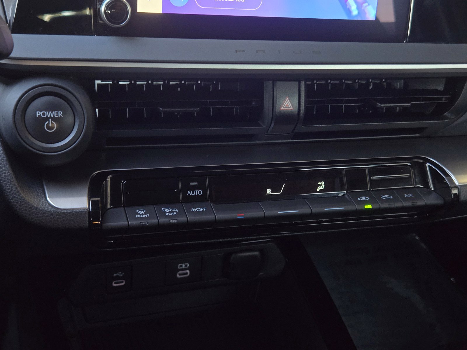 Certified 2025 Toyota Prius LE FWD image 17