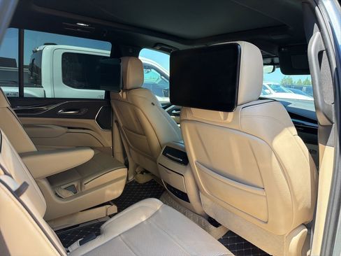 Used 2023 Cadillac Escalade Premium Luxury w/ Performance Package AWD/4WD image 7