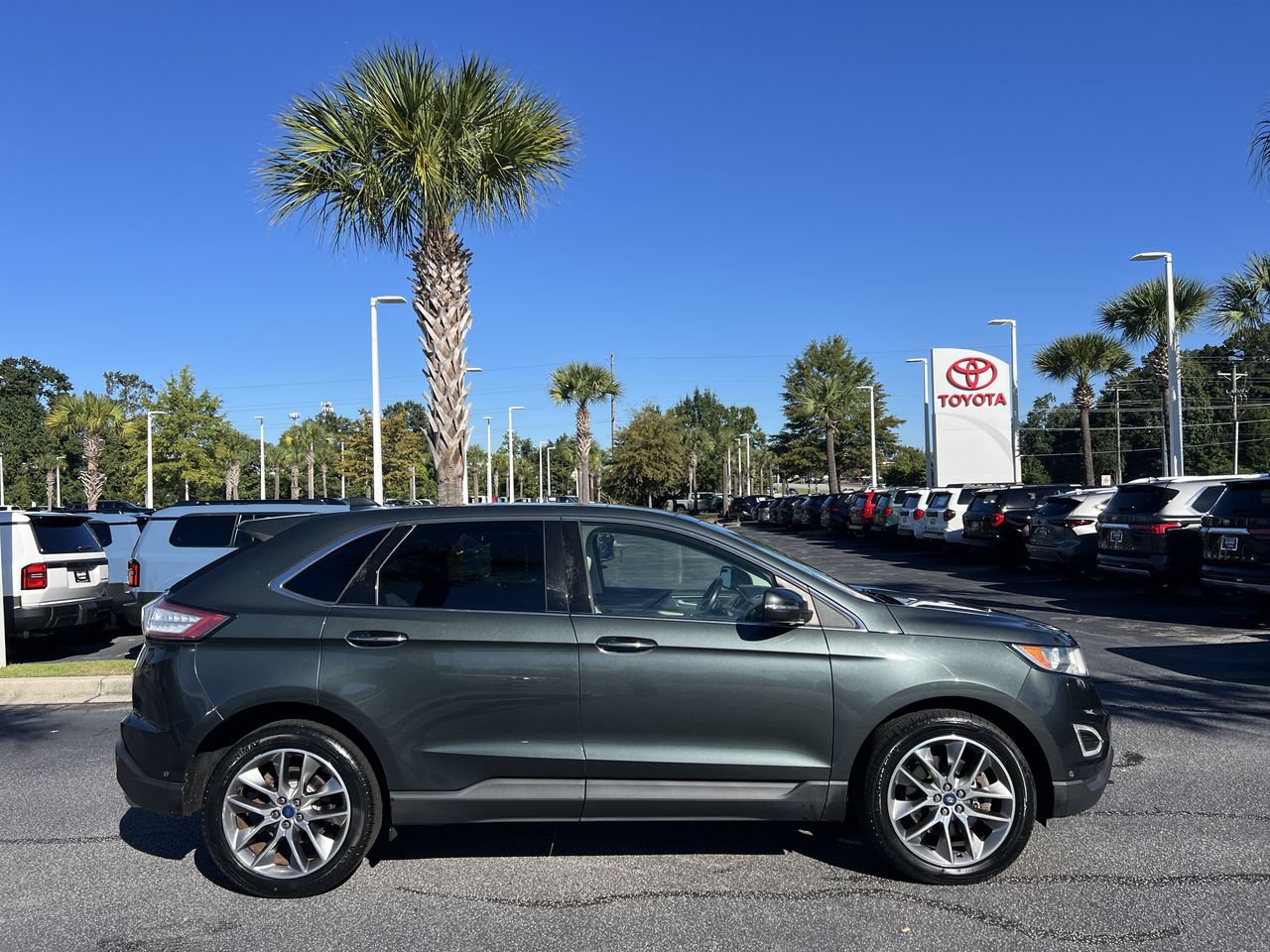 Used 2015 Ford Edge Titanium w/ Equipment Group 302A AWD/4WD image 11