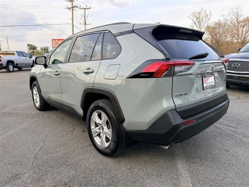 Used 2019 Toyota RAV4 XLE AWD/4WD image 7