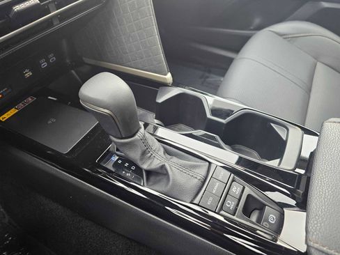 Used 2026 Toyota Camry XLE image 32