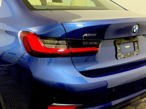 Certified 2022 BMW 330i xDrive Sedan w/ Driving Assistance Package AWD/4WD image 29