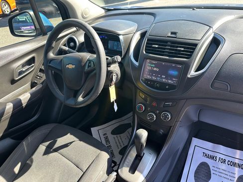 Used 2015 Chevrolet Trax LS image 5