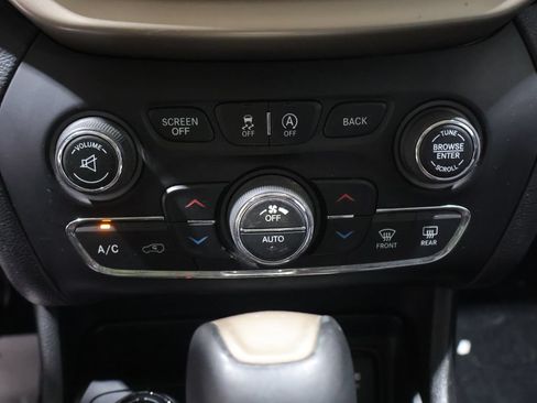 Used 2018 Jeep Cherokee Limited w/ High Altitude Package AWD/4WD image 37