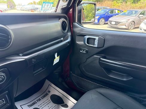 Used 2021 Jeep Gladiator Sport AWD/4WD image 39