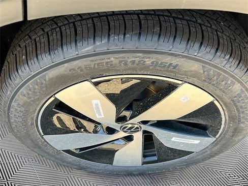 New 2025 Volkswagen Taos S image 29