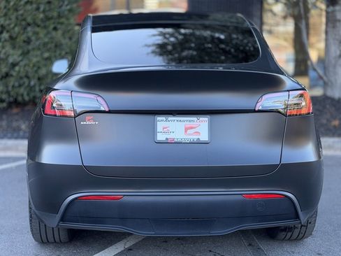 Used 2020 Tesla Model Y Long Range image 14