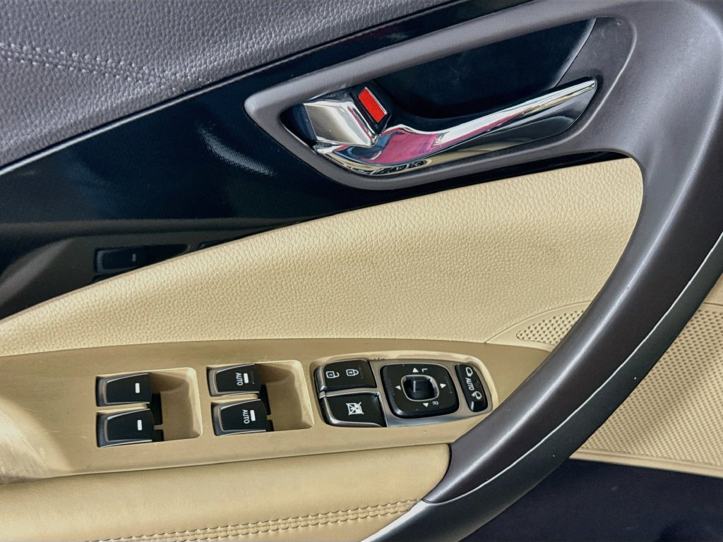 Used 2016 Hyundai Azera FWD image 21