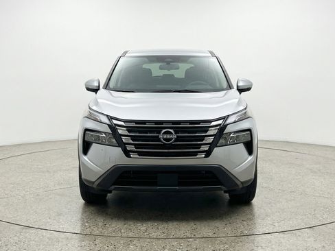 Used 2025 Nissan Rogue SV AWD/4WD image 2