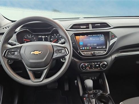 Used 2023 Chevrolet TrailBlazer LT w/ Convenience Package image 9