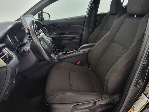 Used 2019 Toyota C-HR XLE FWD image 15