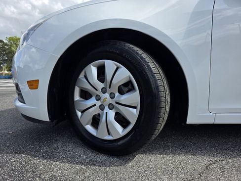 Used 2014 Chevrolet Cruze LS image 29