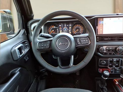 Used 2024 Jeep Gladiator Sport AWD/4WD image 23